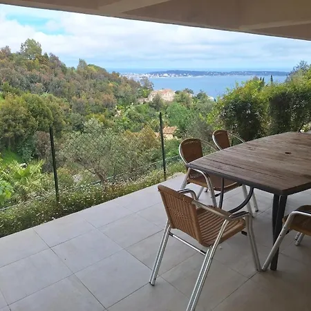 Ferienhaus Cannes Super Cannes Golfe-Juan -- Vue Mer Exceptionnelle Sur La Mediterranee Et Le Cap D'Antibes-- Villa Alamp -- 4 A 6 Chambres --6 Sdb--7 Wc--Piscine Sans Vis A Vis--Superbe Rooftop Panoramique--Cuisine Americaine--Grand Living--Courts Sejours Poss Vallauris
