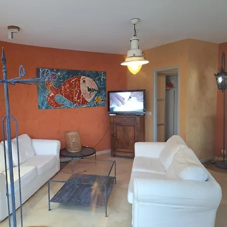 Quartier Exclusif De Super Cannes Golfe-juan, Vue Imprenable Cap D'antibes- Alamp 4 A 7 -piscine- Peinture Interieure Et Literie Neuves -superbe Rooftop Sans Vis-a-vis ! Courts Sejours Flexibles Possibles * Vallauris
