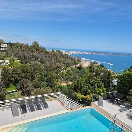 Quartier Exclusif De Super Cannes Golfe-juan, Vue Imprenable Cap D'antibes- Alamp 4 A 7 -piscine- Peinture Interieure Et Literie Neuves -superbe Rooftop Sans Vis-a-vis ! Courts Sejours Flexibles Possibles * Vallauris
