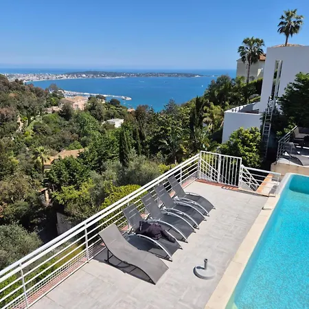 Holiday home Quartier Exclusif De Super Cannes Golfe-juan, Vue Imprenable Cap D'antibes- Alamp 4 A 7 -piscine- Peinture Interieure Et Literie Neuves -superbe Rooftop Sans Vis-a-vis ! Courts Sejours Flexibles Possibles *