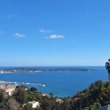 Cannes Super Cannes Golfe-Juan -- Vue Mer Exceptionnelle Sur La Mediterranee Et Le Cap D'Antibes-- Villa Alamp -- 4 A 6 Chambres --6 Sdb--7 Wc--Piscine Sans Vis A Vis--Superbe Rooftop Panoramique--Cuisine Americaine--Grand Living--Courts Sejours Poss *