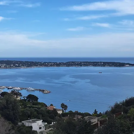 Cannes Super Cannes Golfe-Juan -- Vue Mer Exceptionnelle Sur La Mediterranee Et Le Cap D'Antibes-- Villa Alamp -- 4 A 6 Chambres --6 Sdb--7 Wc--Piscine Sans Vis A Vis--Superbe Rooftop Panoramique--Cuisine Americaine--Grand Living--Courts Sejours Poss * Vallauris