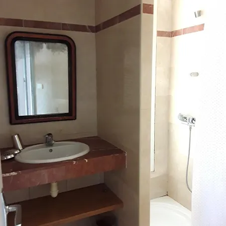 Holiday home Quartier Exclusif De Super Cannes Golfe-juan, Vue Imprenable Cap D'antibes- Alamp 4 A 7 -piscine- Peinture Interieure Et Literie Neuves -superbe Rooftop Sans Vis-a-vis ! Courts Sejours Flexibles Possibles *