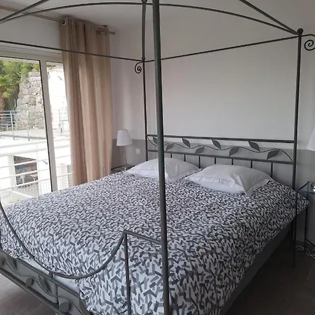 Quartier Exclusif De Super Cannes Golfe-juan, Vue Imprenable Cap D'antibes- Alamp 4 A 7 -piscine- Peinture Interieure Et Literie Neuves -superbe Rooftop Sans Vis-a-vis ! Courts Sejours Flexibles Possibles Holiday home