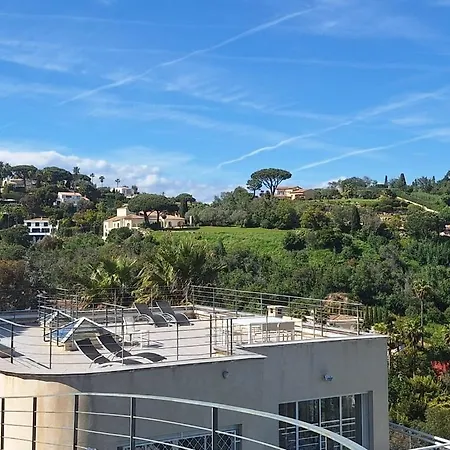 Quartier Exclusif De Super Cannes Golfe-juan, Vue Imprenable Cap D'antibes- Alamp 4 A 7 -piscine- Peinture Interieure Et Literie Neuves -superbe Rooftop Sans Vis-a-vis ! Courts Sejours Flexibles Possibles